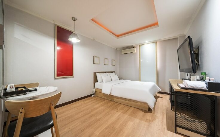Imagen de la habitación del Hotel Bucheon Kara. Foto 17