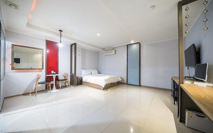 Imagen de la habitación del Hotel Bucheon Kara. Foto 19