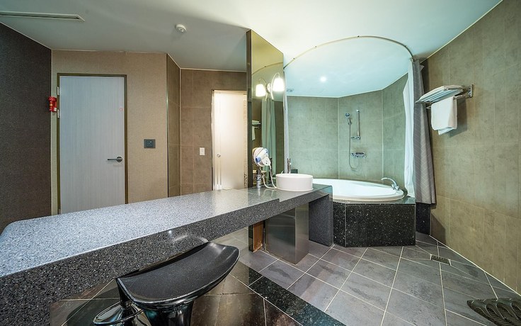 Imagen de la habitación del Hotel Bucheon Rosanne. Foto 14