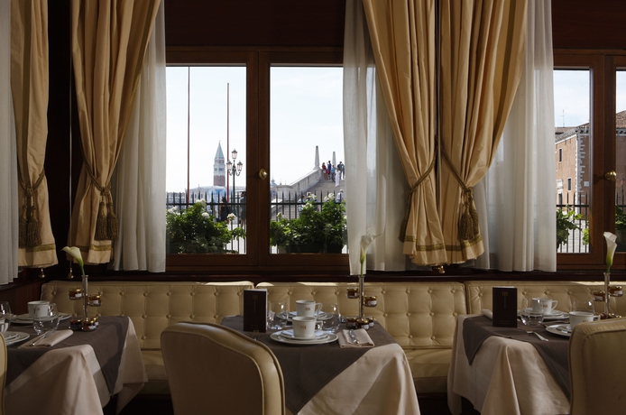 Imagen del bar/restaurante del Hotel Bucintoro. Foto 3