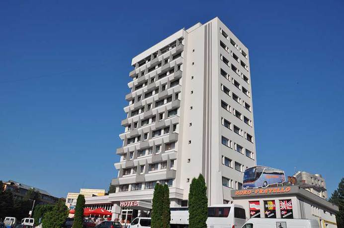 Imagen de los exteriores del Hotel Bucovina. Foto 9