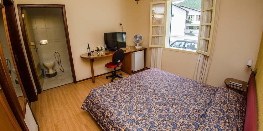 Imagen de la habitación del Hotel Bucsky. Foto 14