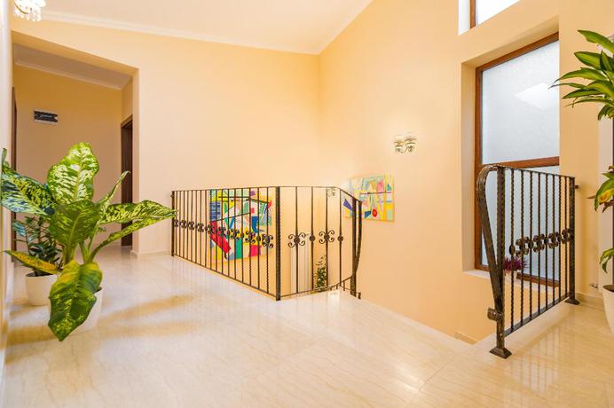 Imagen de los interiores del Hotel Bucur 9. Foto 7