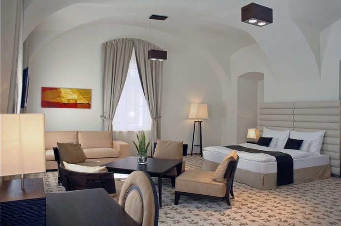 Imagen de la habitación del Hotel Buda Castle. Foto 5