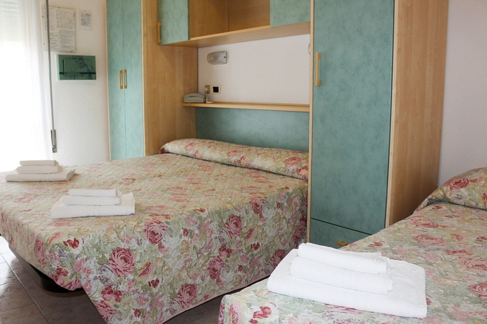 Imagen de la habitación del Hotel Buda. Foto 9