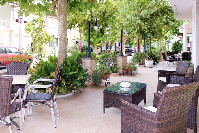 Imagen de los exteriores del Hotel Buda. Foto 14