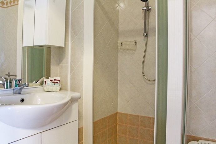 Imagen de la habitación del Hotel Buda. Foto 13