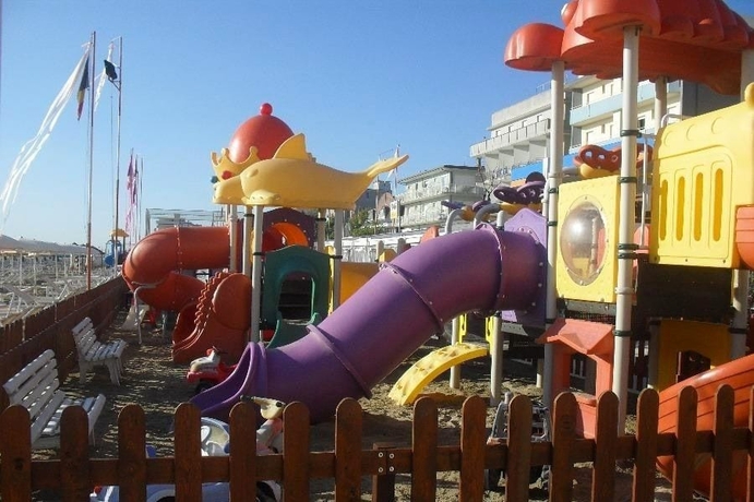 Imagen de los exteriores del Hotel Buda. Foto 17