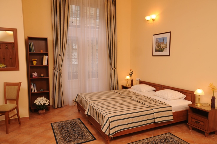 Imagen de la habitación del Hotel Budapest Museum Central. Foto 7