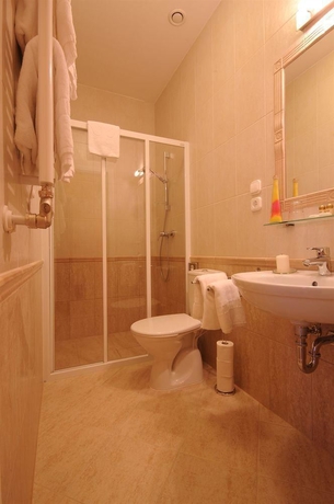 Imagen de la habitación del Hotel Budapest Panorama Central. Foto 8