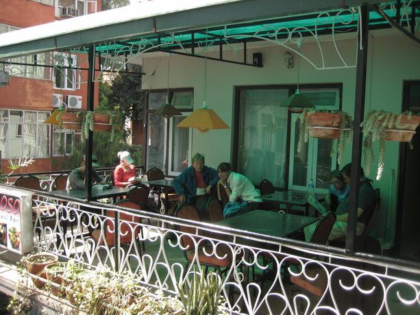 Imagen del bar/restaurante del Hotel Buddha Home Nepal. Foto 2