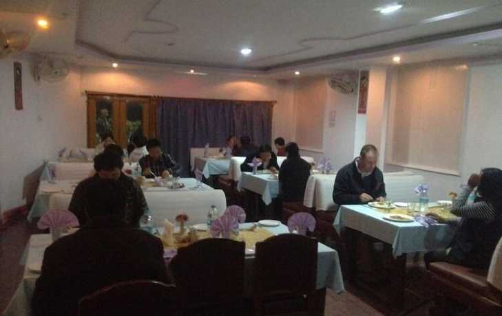 Imagen del bar/restaurante del Hotel Buddha International. Foto 6