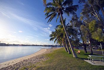 Imagen de los exteriores del Hotel Budds Beach Apartments. Foto 9