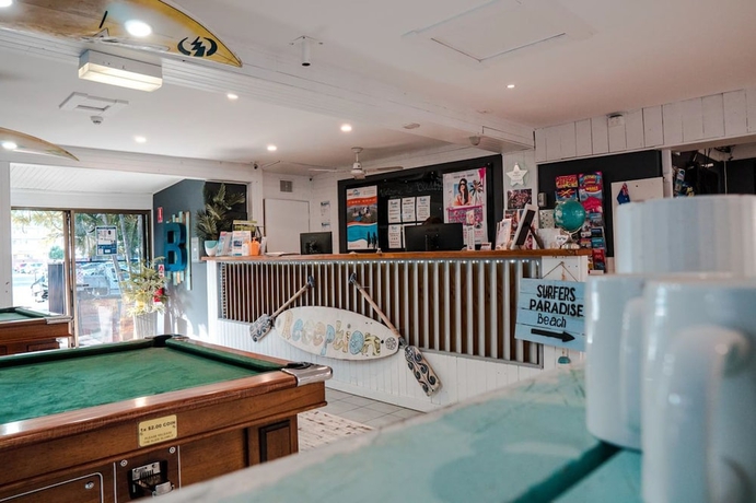 Imagen de los interiores del Hotel Budds In Surfers. Foto 17