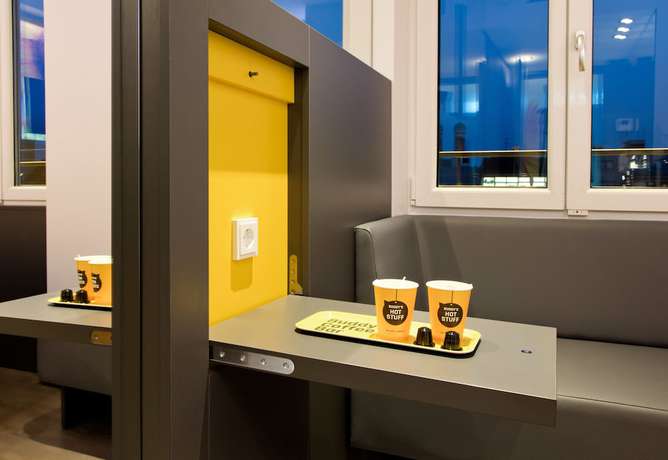 Imagen del bar/restaurante del Hotel Buddy. Foto 2