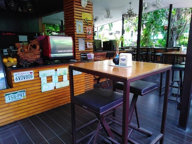 Imagen del bar/restaurante del Hotel Buddy Guesthouse. Foto 9