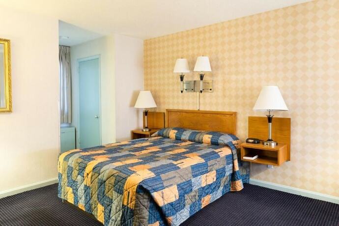 Imagen de la habitación del Hotel Budget Host Alexandria. Foto 19