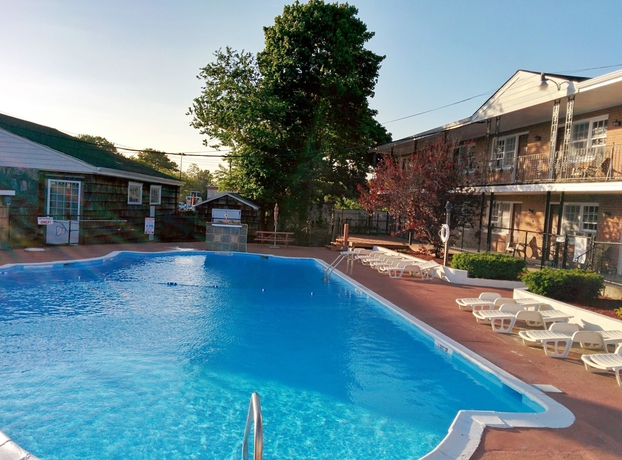 Imagen de la piscina del Hotel Budget Host East End In Riverhead. Foto 17