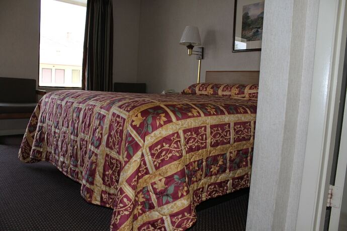 Imagen general del Hotel Budget Host Inn Bristol. Foto 6