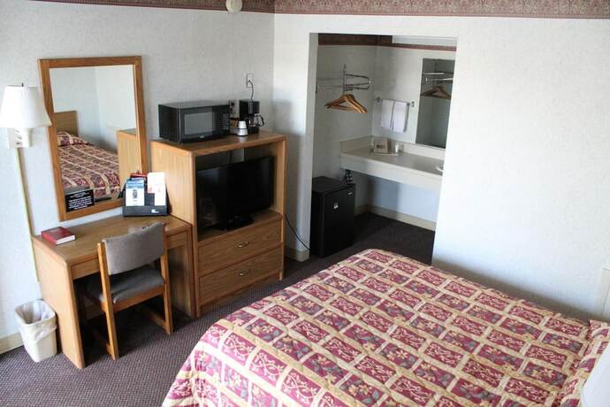 Imagen general del Hotel Budget Host Inn Bristol. Foto 9