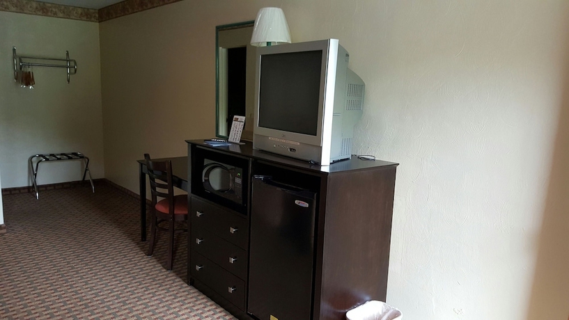 Imagen de la habitación del Hotel Budget Host Inn Charleston. Foto 8