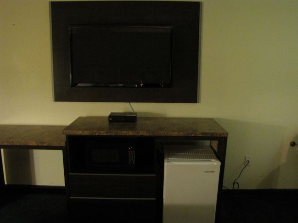 Imagen de la piscina del Hotel Budget Host Inn, Florida City. Foto 16