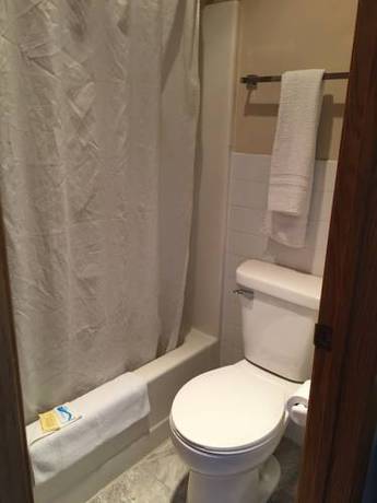 Imagen de la habitación del Hotel Budget Host Inn Fridley. Foto 8