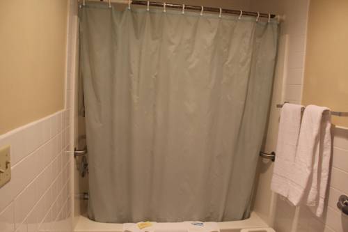 Imagen de la habitación del Hotel Budget Host Inn Fridley. Foto 13