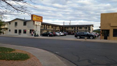 Imagen general del Hotel Budget Host Inn Williams. Foto 1