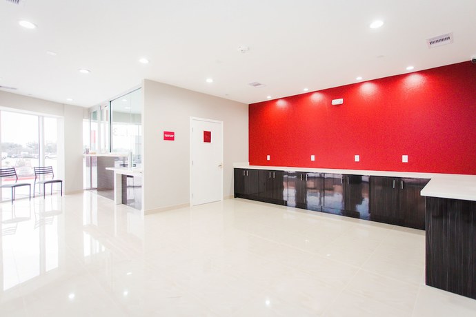 Imagen de los interiores del Hotel Budget Host Inn and Suites. Foto 19