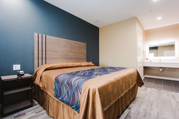 Imagen de la habitación del Hotel Budget Host Inn and Suites. Foto 13