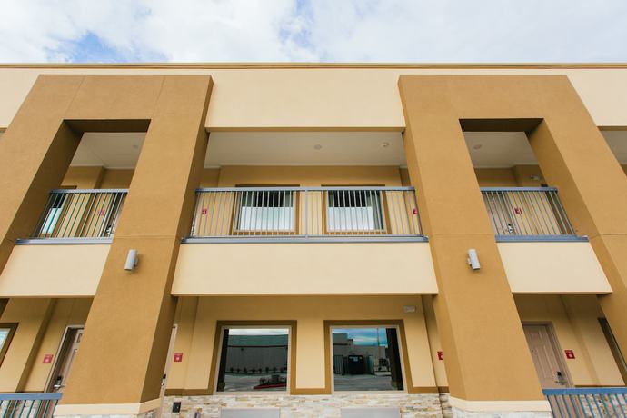 Imagen general del Hotel Budget Host Inn and Suites. Foto 3