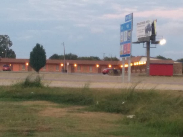 Imagen de los exteriores del Hotel Budget Host Motel Gainesville. Foto 16