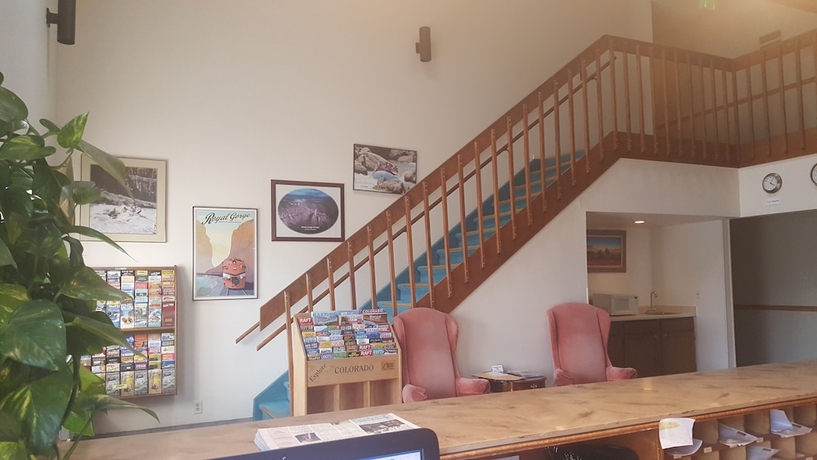 Imagen de los interiores del Hotel Budget Host Royal Gorge Inn. Foto 13