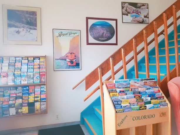 Imagen de los interiores del Hotel Budget Host Royal Gorge Inn. Foto 15