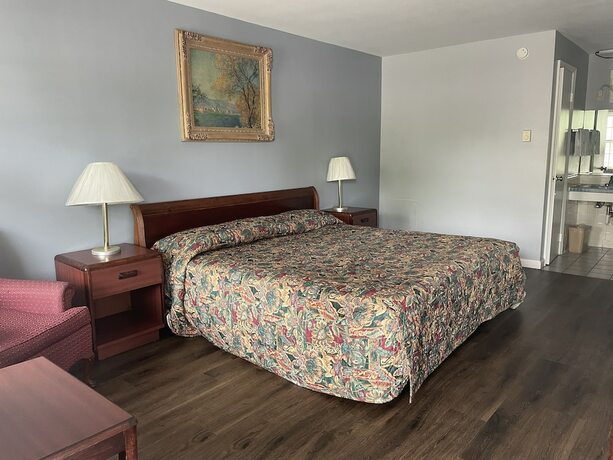 Imagen general del Hotel Budget Host Three Crowns Motor Lodge. Foto 3