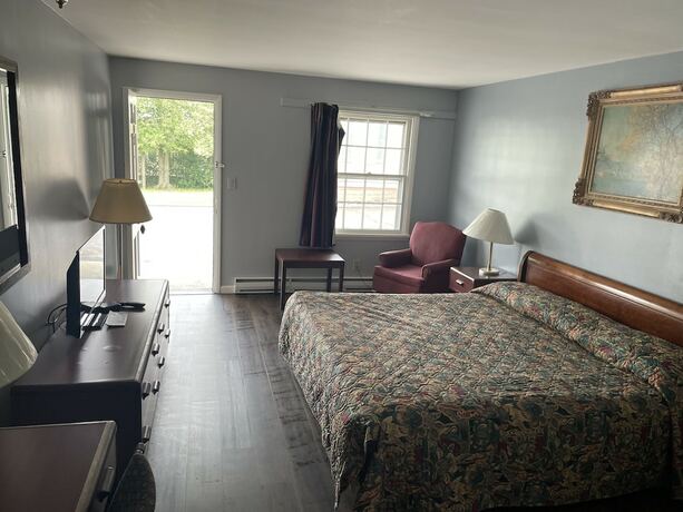 Imagen general del Hotel Budget Host Three Crowns Motor Lodge. Foto 12