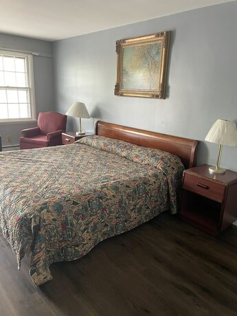 Imagen general del Hotel Budget Host Three Crowns Motor Lodge. Foto 16