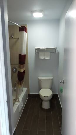 Imagen de la habitación del Hotel Budget Inn Alexandria, Alexandria. Foto 3