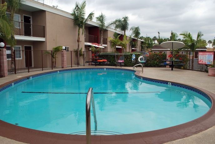 Imagen de la piscina del Hotel Budget Inn Anaheim. Foto 16