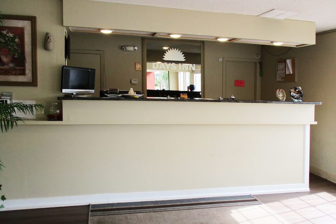 Imagen de los interiores del Hotel Budget Inn And Suites. Foto 20