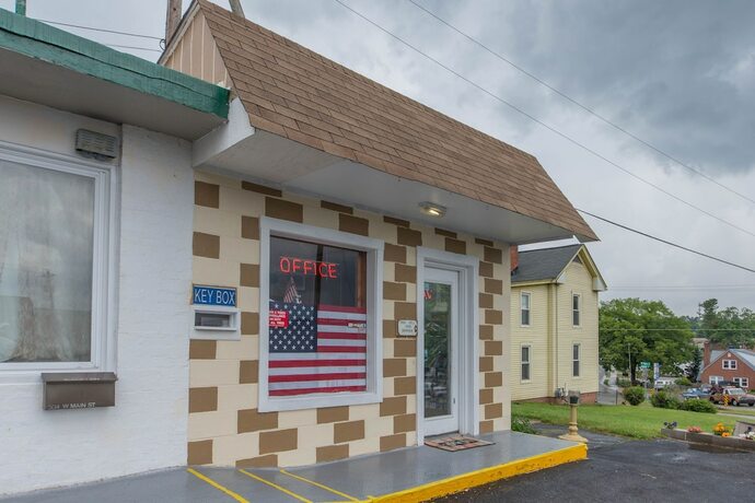 Imagen general del Hotel Budget Inn, Christiansburg. Foto 5
