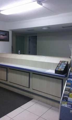 Imagen de los interiores del Hotel Budget Inn Cocoa. Foto 20