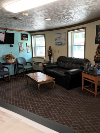 Imagen de los interiores del Hotel Budget Inn Corning. Foto 19