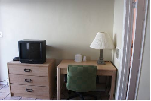 Imagen de la habitación del Hotel Budget Inn, El Cerrito. Foto 7
