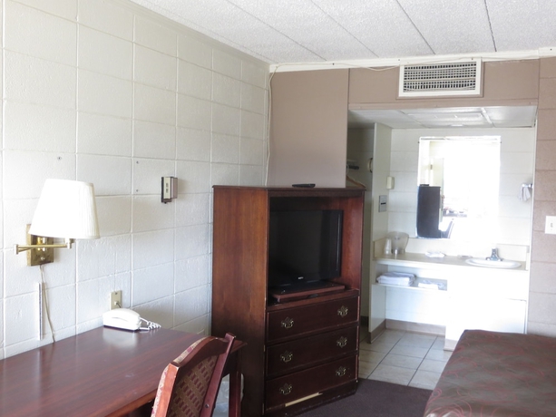 Imagen de la habitación del Hotel Budget Inn Express Bismarck. Foto 9
