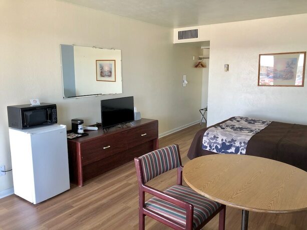 Imagen general del Hotel Budget Inn Express. Foto 9
