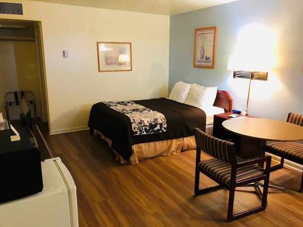 Imagen general del Hotel Budget Inn Express. Foto 11