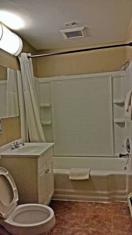 Imagen de la habitación del Hotel Budget Inn. Foto 11