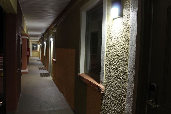 Imagen de los interiores del Hotel Budget Inn. Foto 19